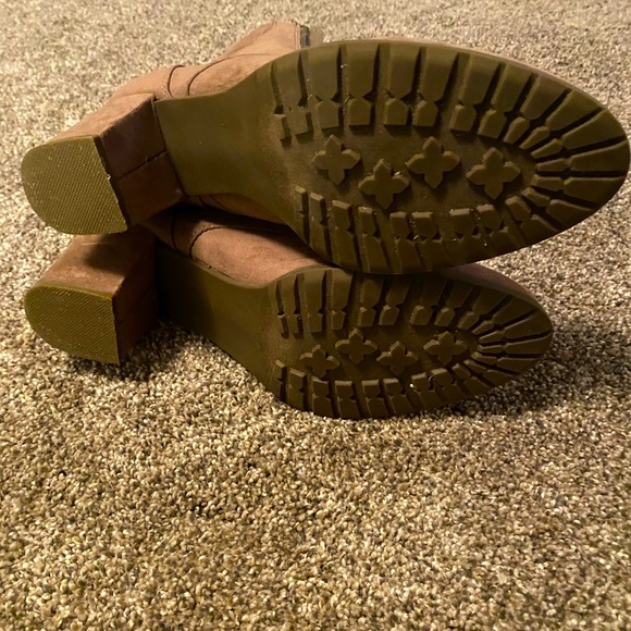 NWOT - Taupe Madden Girl Booties - Picture 2 of 3